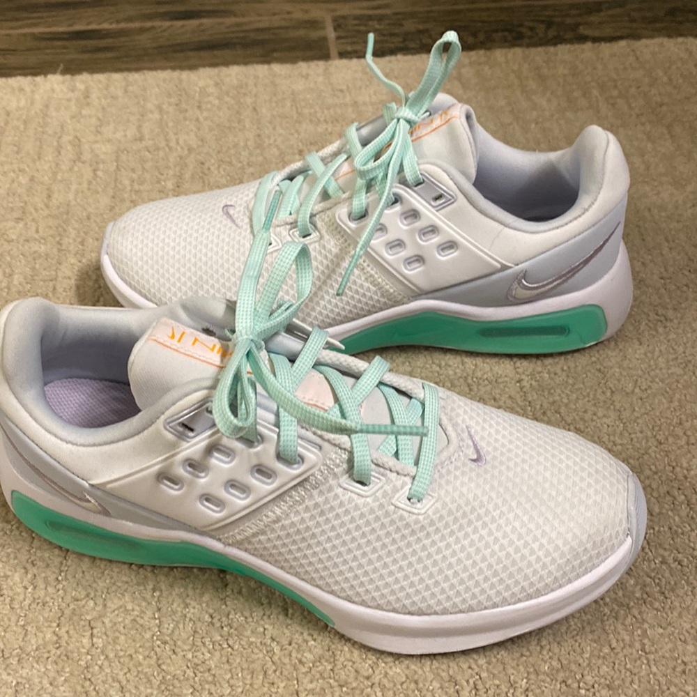 Women’s Nike Air Max, size 7.5